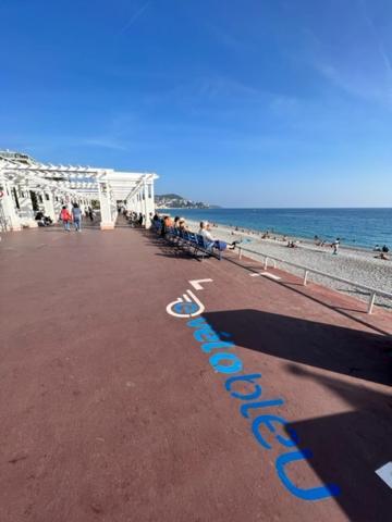 Jardin Sur La Promenade Des * Nizza